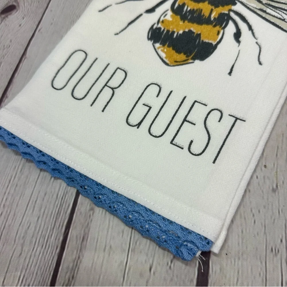 NWT karma boutique Bee Themed Kitchen tea Towel 100% cotton farmhouse cottage